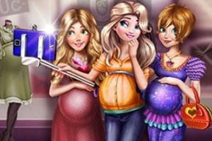 Princesses Pregnant Selfie